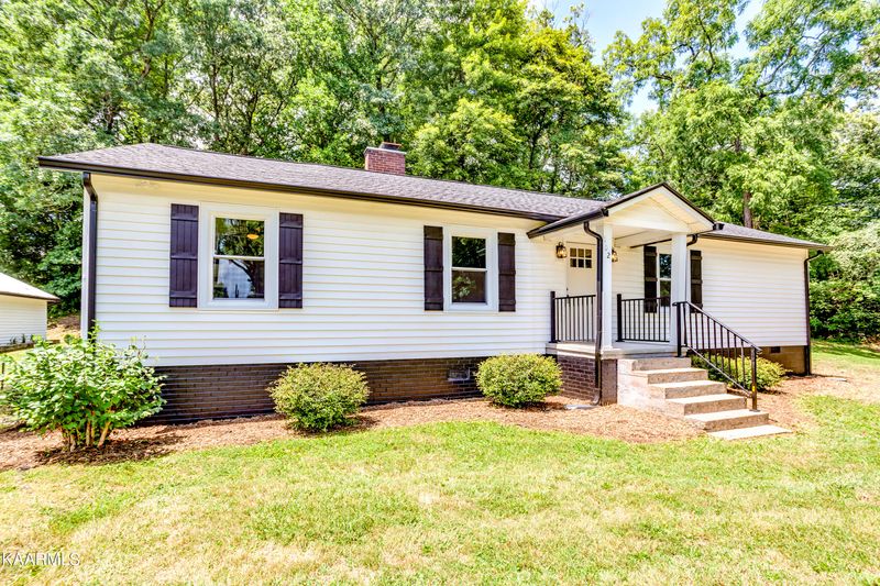 102 Old Burrville Ln, Clinton, TN 37716