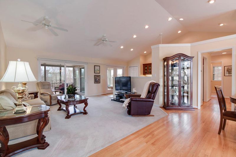102 Owasso Pl, Loudon, TN 37774