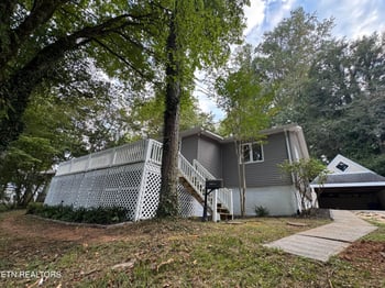 102 Oxford Rd, Oak Ridge, TN 37830