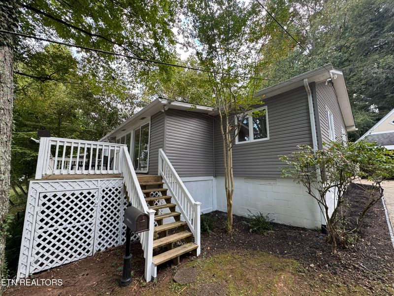 102 Oxford Rd, Oak Ridge, TN 37830