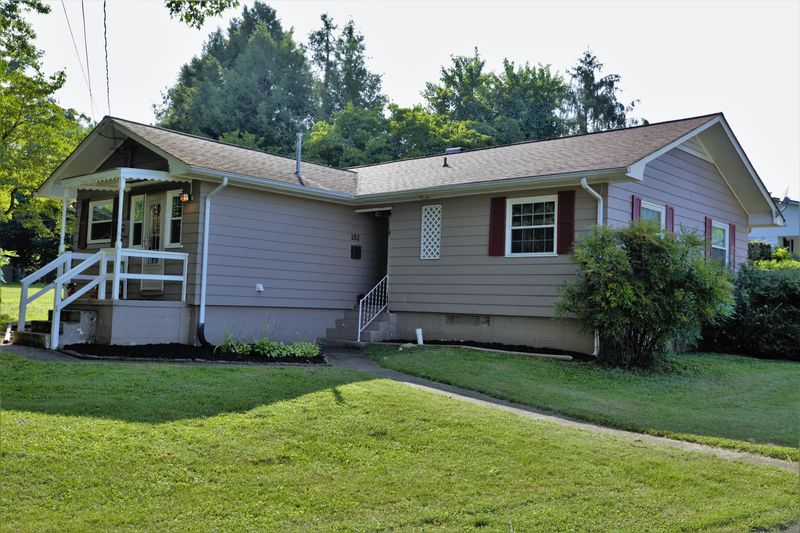 102 Pallas Rd, Oak Ridge, TN 37830