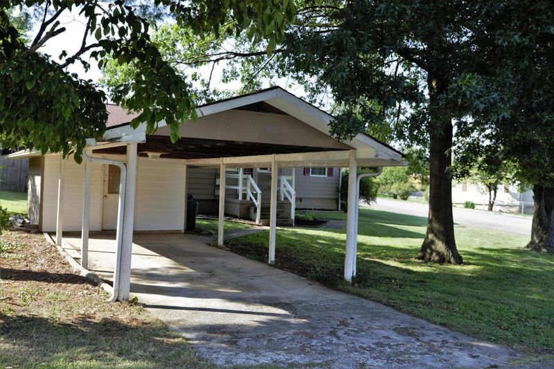 102 Pallas Rd, Oak Ridge, TN 37830