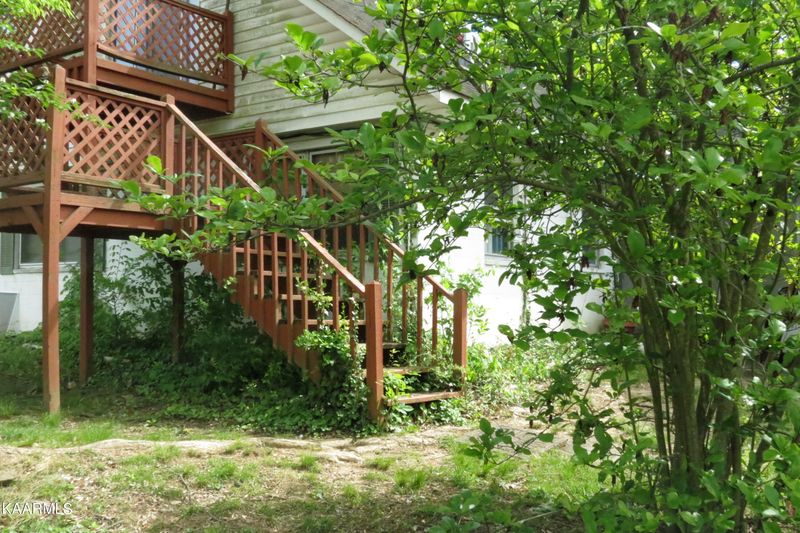 102 Pratt Ln, Oak Ridge, TN 37830