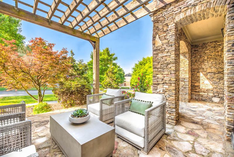102 Rockbridge Greens Blvd, Oak Ridge, TN 37830