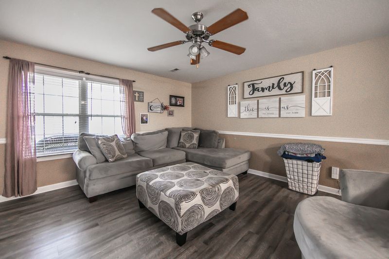 102 Rolling Stone Ln, Clinton, TN 37716