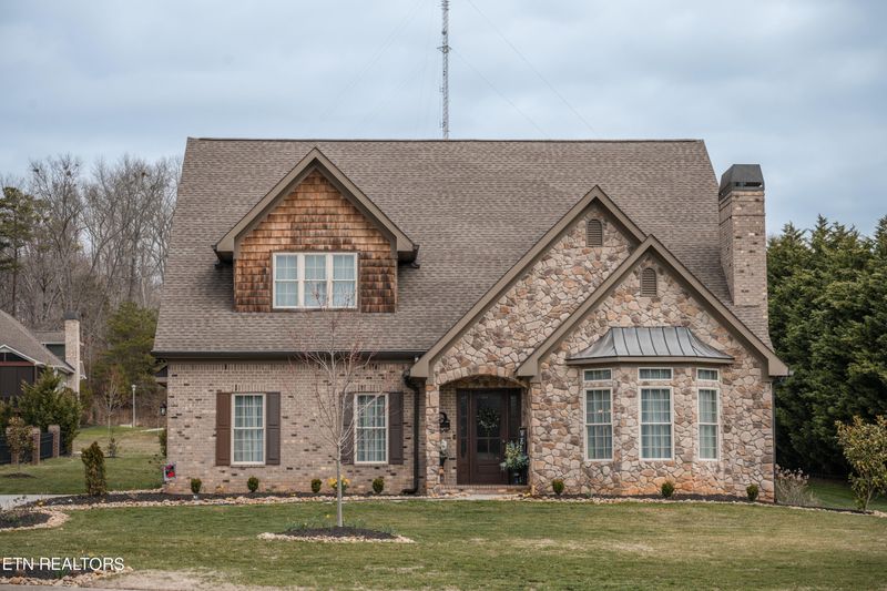 102 Round Hill Point, Oak Ridge, TN 37830