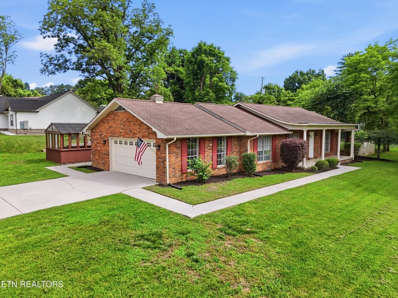 102 Ruskin Cir, Maryville, TN 37803