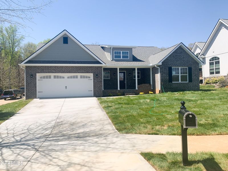 102 S Taube Ln, Oak Ridge, TN 37830