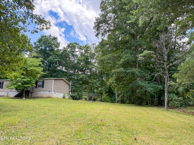 102 Skyline Ct, Crossville, TN 38572