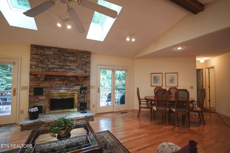 102 Tigitsi Ln, Loudon, TN 37774