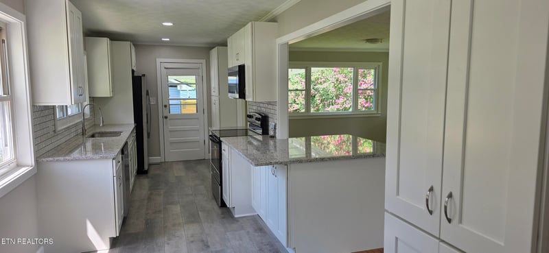 102 Underwood Rd, Oak Ridge, TN 37830