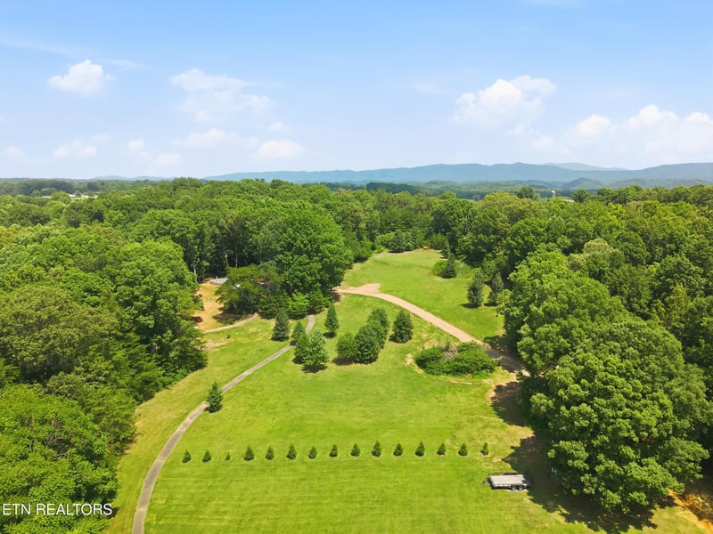 102 Vaden Rd, Maryville, TN 37801