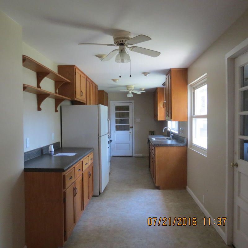 102 W Damascus Rd, Oak Ridge, TN 37830