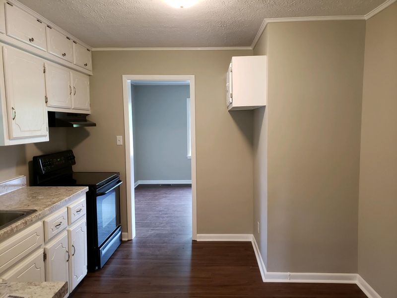 102 Woodlawn Dr, Kingston, TN 37763