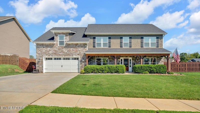 1020 Aspen Glen Dr, Alcoa, TN 37701
