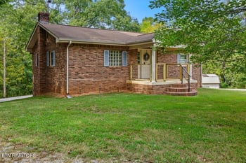 1020 Bledsoe Dr, Etowah, TN 37331