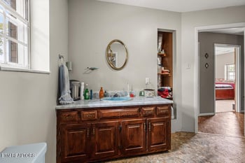 1020 Bledsoe Dr, Etowah, TN 37331
