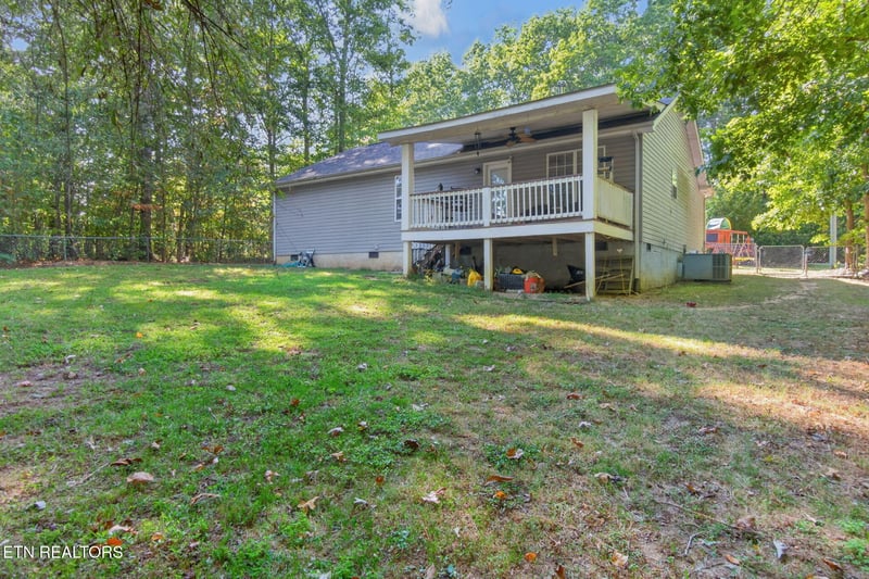 1020 Ewa Dr, Crossville, TN 38572