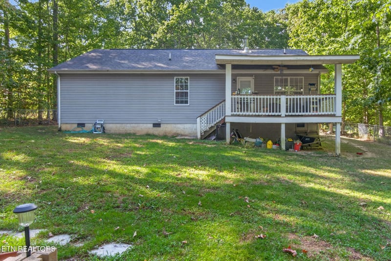 1020 Ewa Dr, Crossville, TN 38572