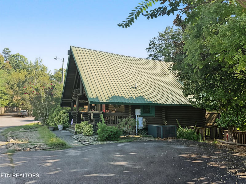 1020 Walini Way, Sevierville, TN 37876