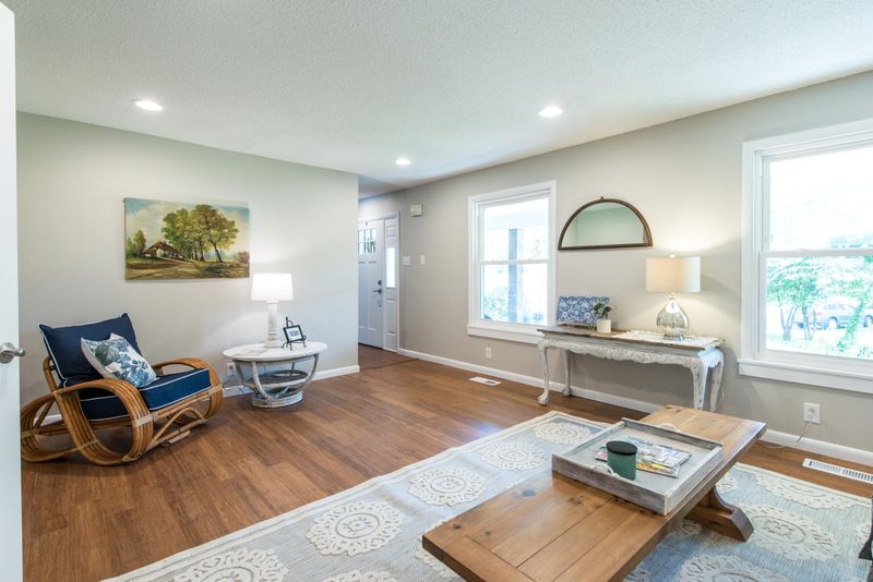 10201 Green Spring Ln, Knoxville, TN 37932