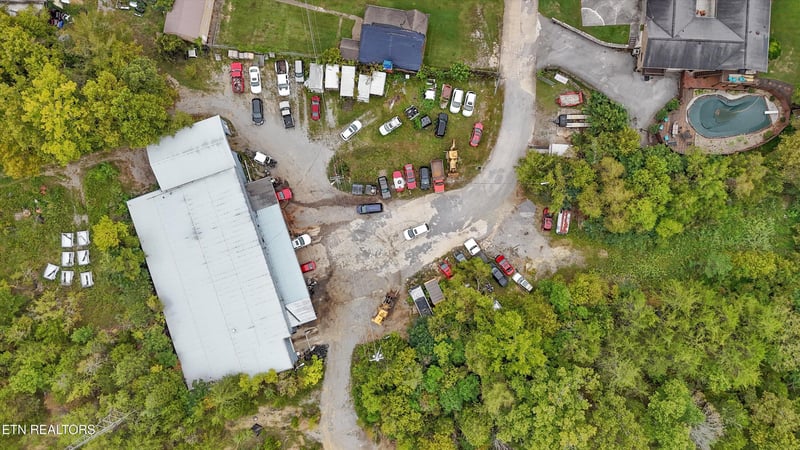 1021 E Hendron Chapel Rd, Knoxville, TN 37920