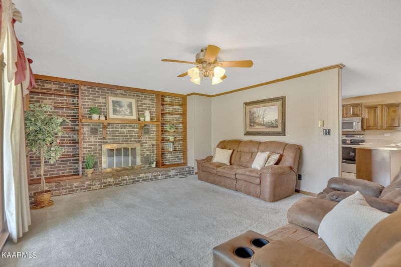 1021 Fox Hunter Rd, Maynardville, TN 37807