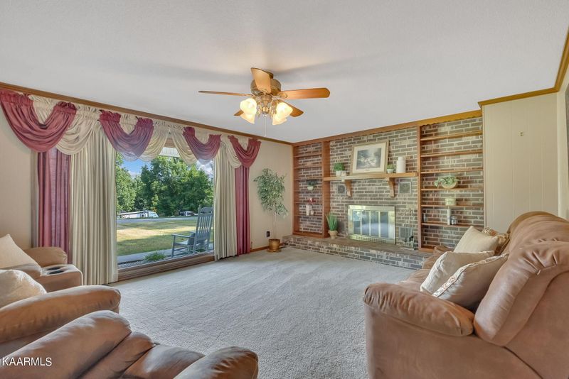 1021 Fox Hunter Rd, Maynardville, TN 37807