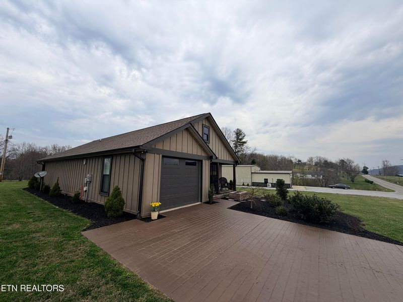 1021 Pleasant Grove Rd, Winfield, TN 37892