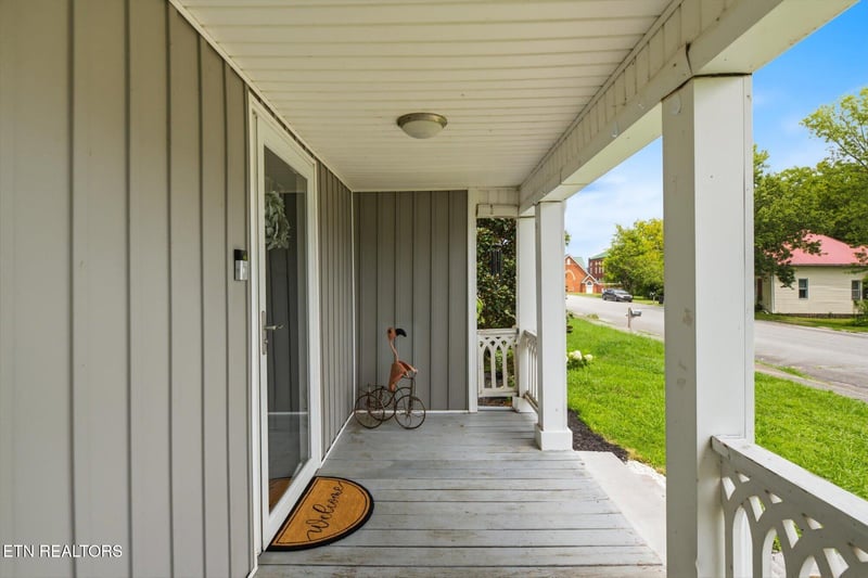 1022 Ohio Ave, Etowah, TN 37331