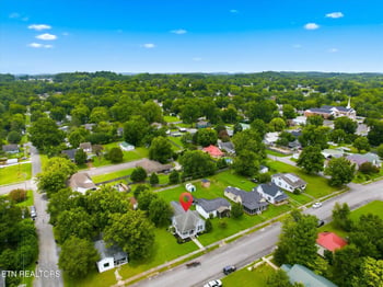 1022 Ohio Ave, Etowah, TN 37331
