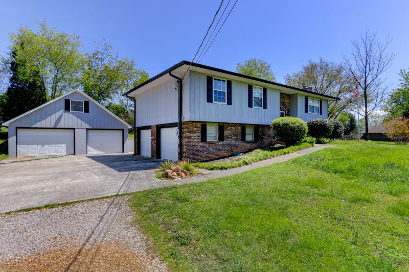 1022 Panorama Dr, Maryville, TN 37801