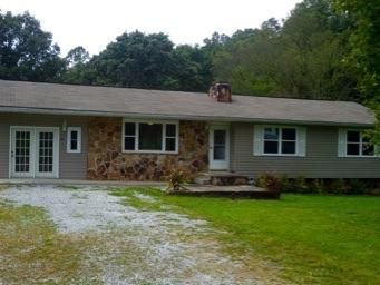 1023 Camp Austin Rd, Oakdale, TN 37829