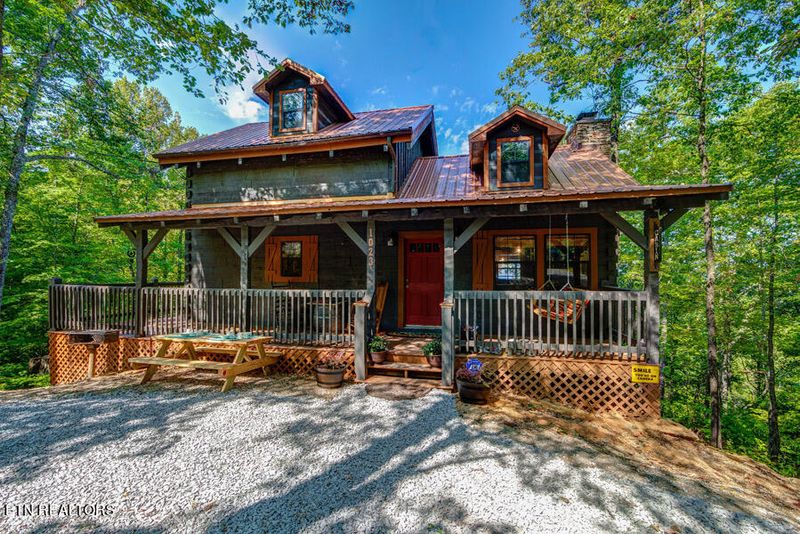 1023 Elm Cir, Sevierville, TN 37876