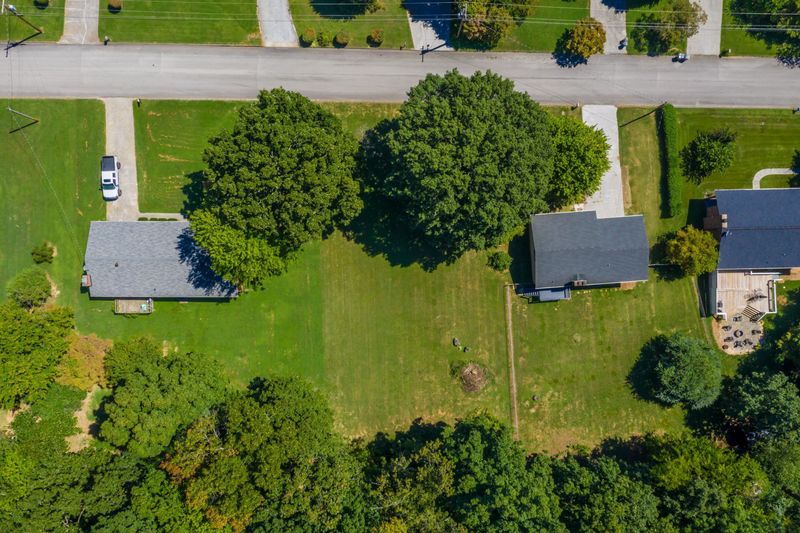 1023 Greenwich Dr, Maryville, TN 37803