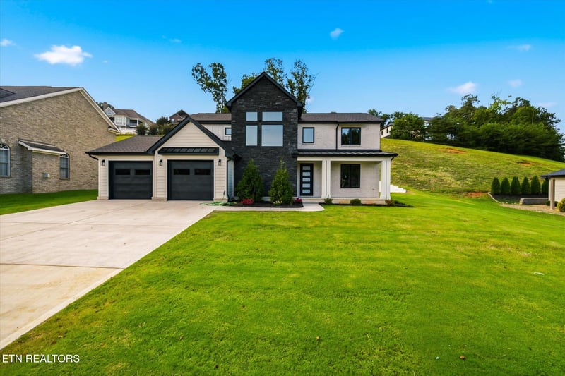 10237 Autumn Valley Ln, Knoxville, TN 37922