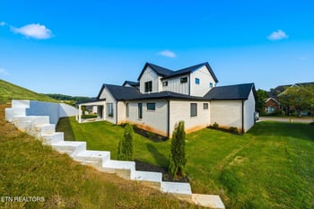 10237 Autumn Valley Ln, Knoxville, TN 37922
