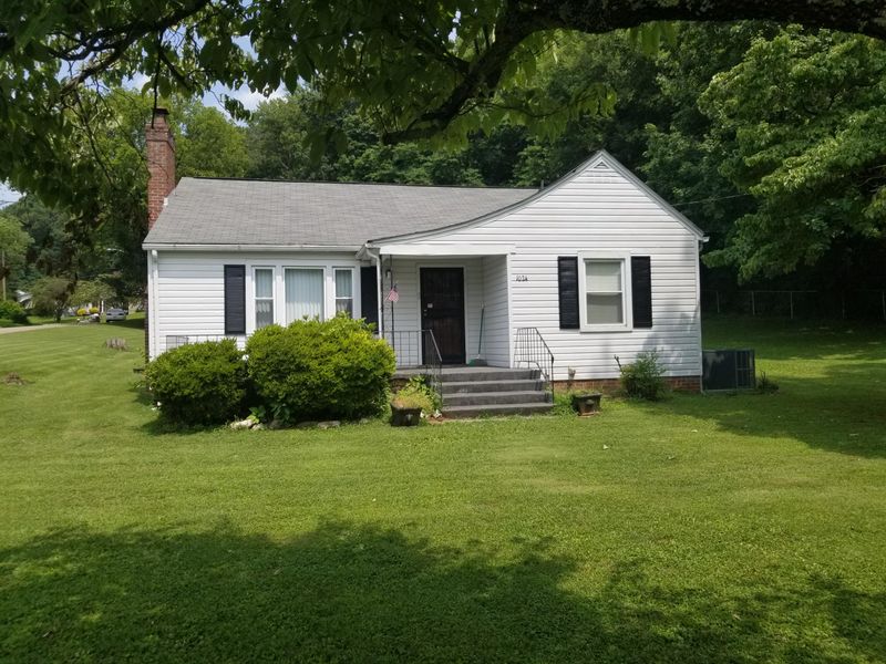 1024 E Red Bud Rd, Knoxville, TN 37920
