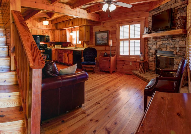 1024 Ravens Ford Way, Sevierville, TN 37876