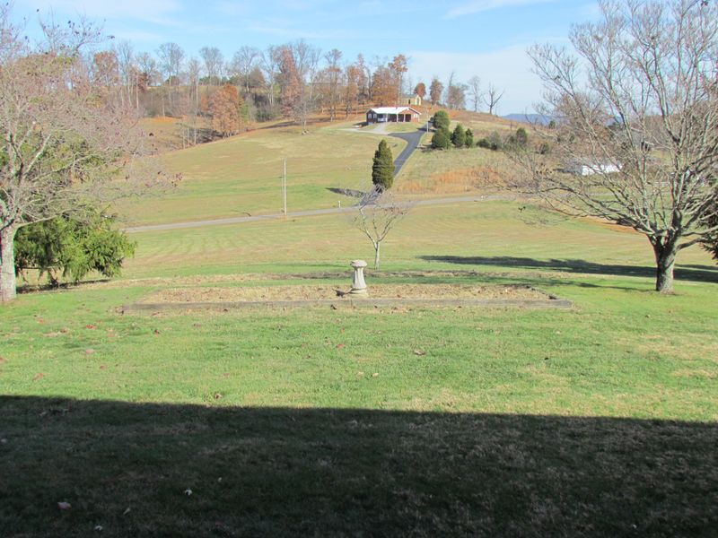 1024 Wilburn Rd, Whitesburg, TN 37891