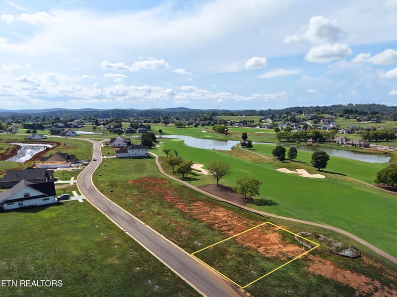 1025 Black Bear Cir, Loudon, TN 37774