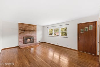 1025 Lancewood Dr, Knoxville, TN 37920