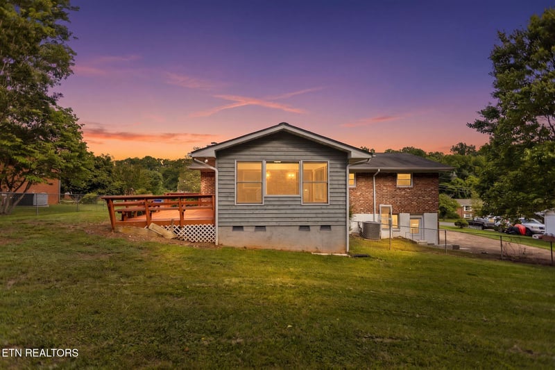 1025 Lancewood Dr, Knoxville, TN 37920