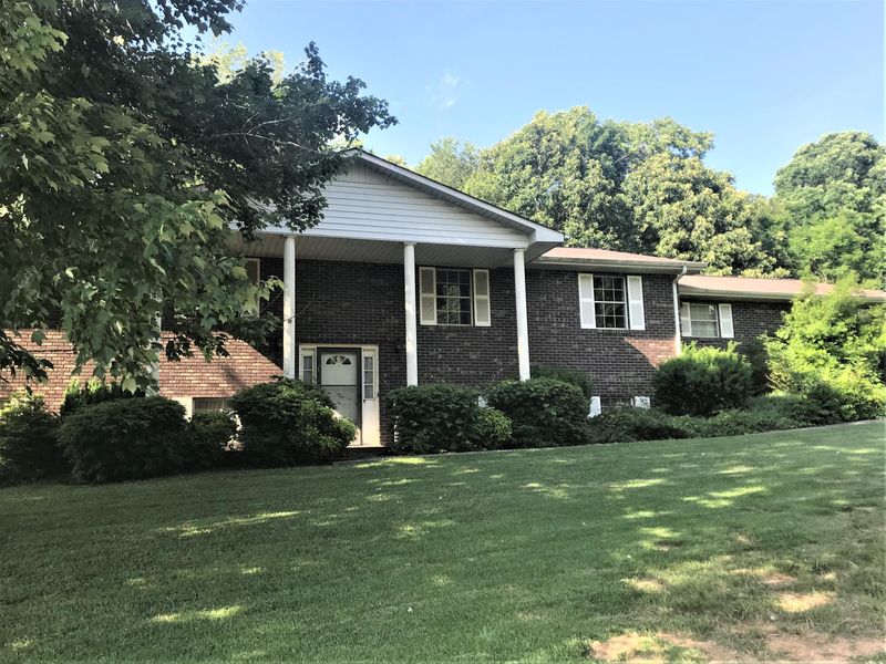 1025 Pinewood Cir, Morristown, TN 37814
