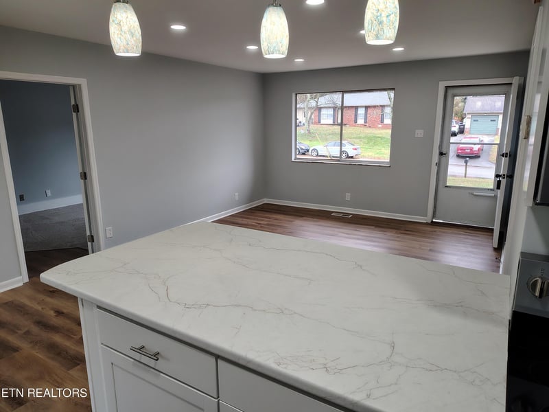 1025 Ruskin Dr, Knoxville, TN 37923