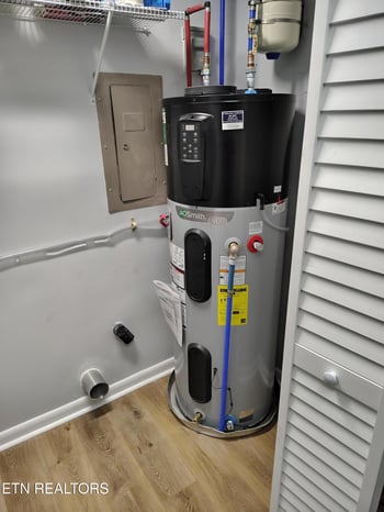 1025 Ruskin Dr, Knoxville, TN 37923