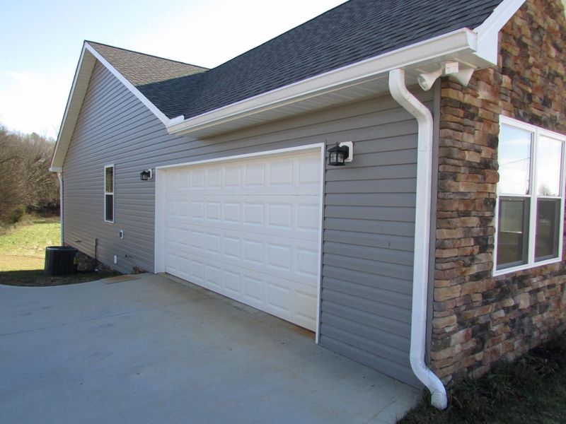 1025 Walker School Rd, Maryville, TN 37803