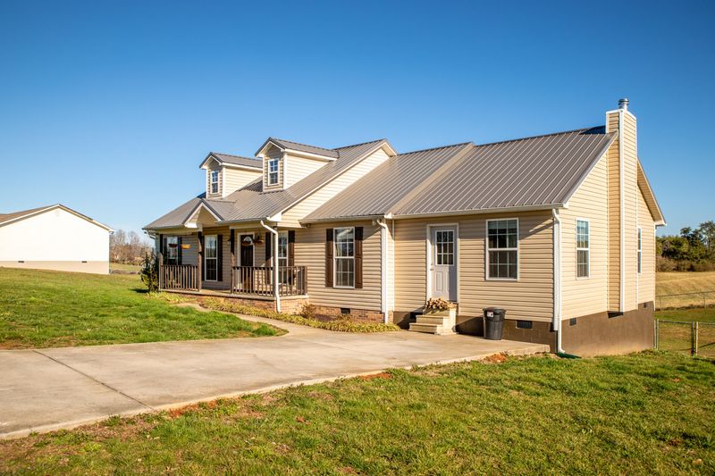 1026 Oak Grove Rd, Madisonville, TN 37354