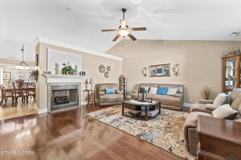 1026 Saint Johns Dr, Maryville, TN 37801