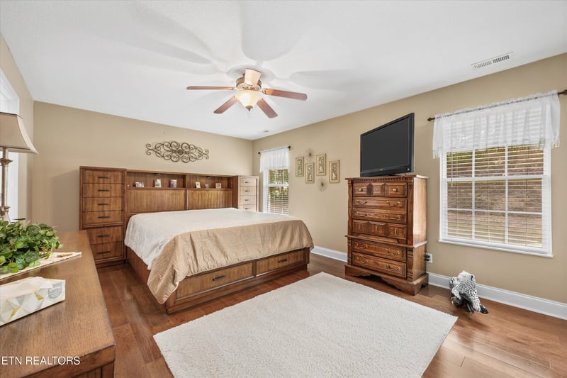 1026 Saint Johns Dr, Maryville, TN 37801